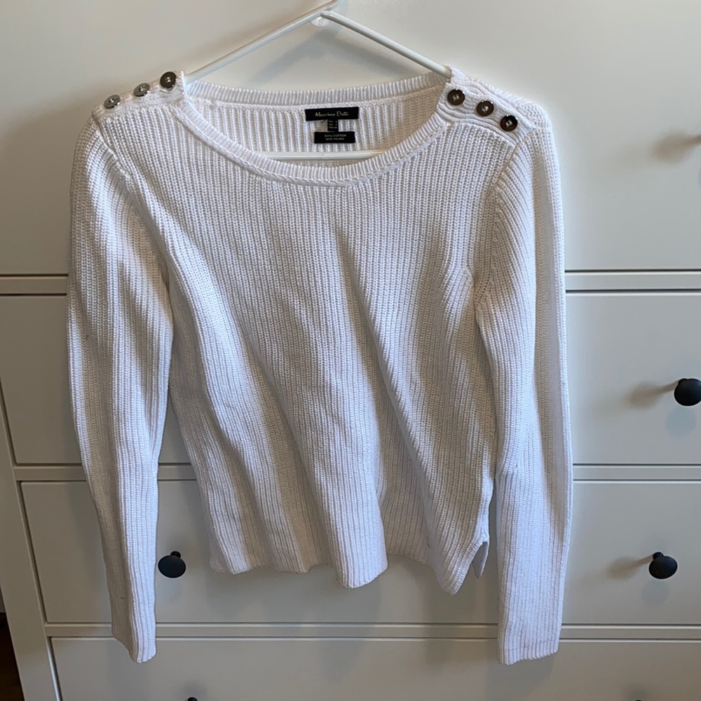 White long sleeve knit sweater